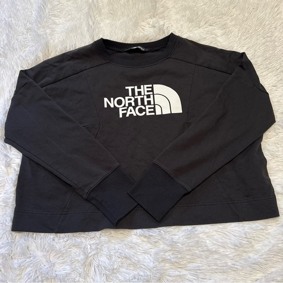 The North Face Cropped Length Pullover Sweatshirt Size Medium - Picture 1 of 8
